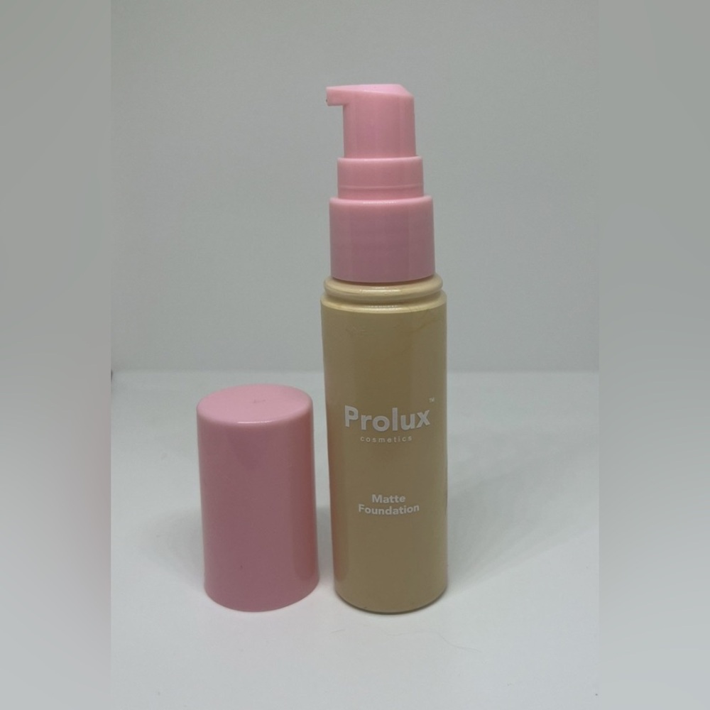 Prolux Matte Foundation in (Shell)🌷 - Picture 2 of 8